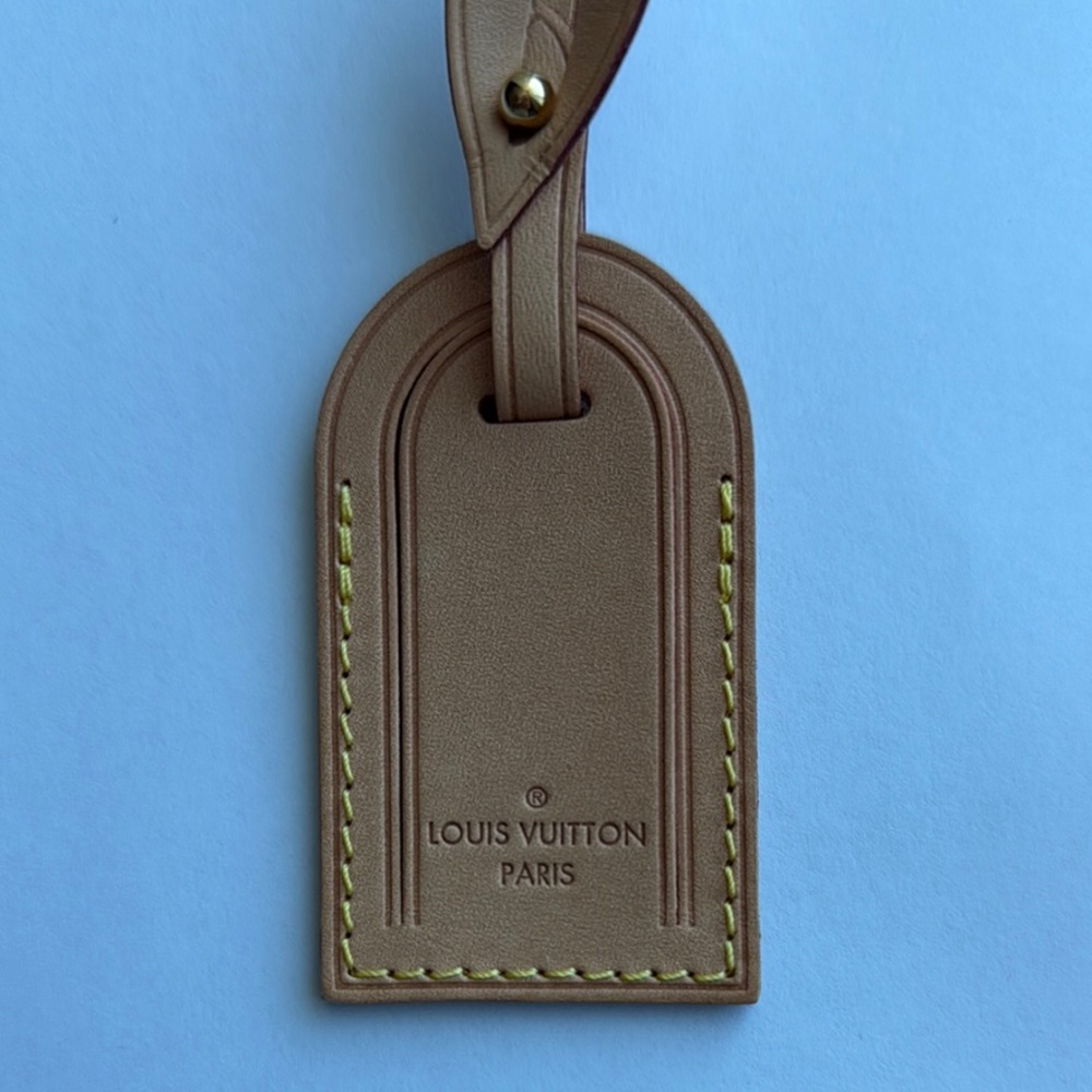 Louis Vuitton Tag - Picture 2 of 3